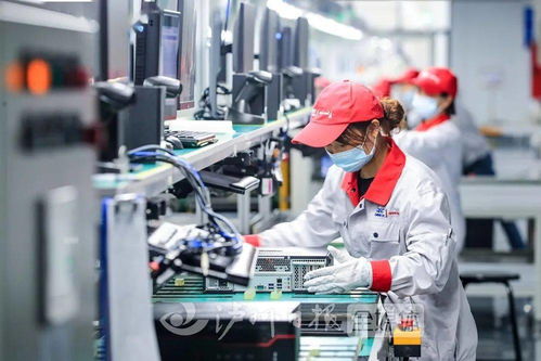 滿屏都是科技感丨1小時(shí)造出120臺電腦，這就是“瀘州造”計(jì)算機(jī)技術(shù)開發(fā)